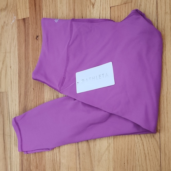 Athleta Pants - NWT Athleta Elation 7/8 tight sz M